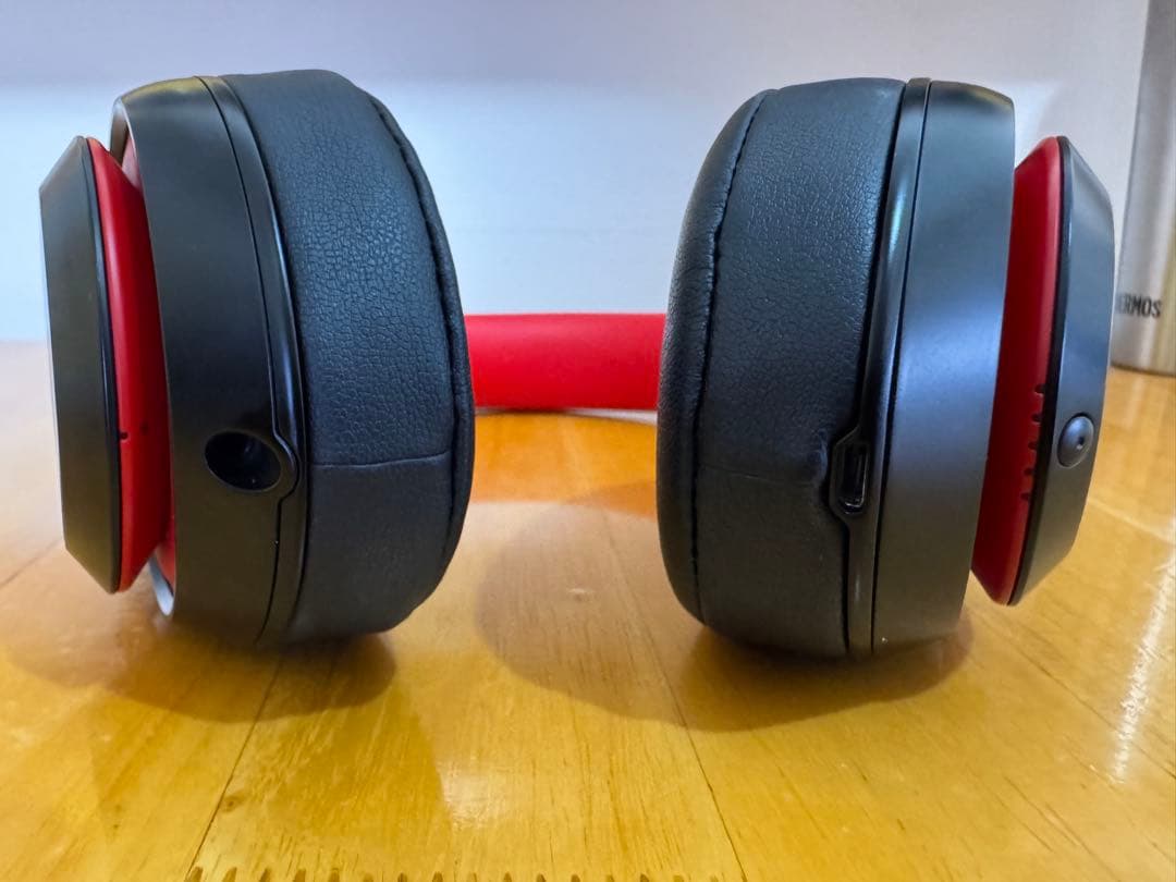 美品　beats studio3 wireless レジスタンス・ブラックレッド