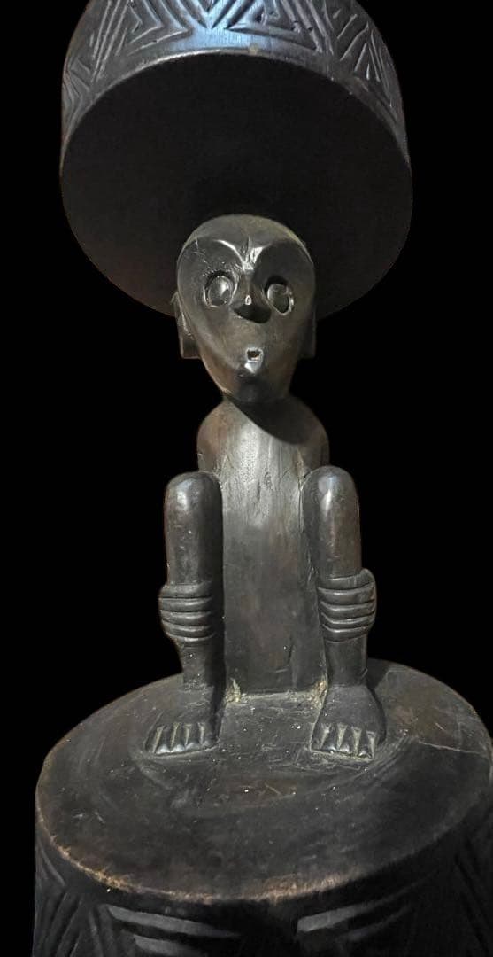 ⭐️アフリカン木彫スツール⭐️人物彫刻⭐️民族工芸⭐️アフリカンアート⭐️椅子‼️オブジェ