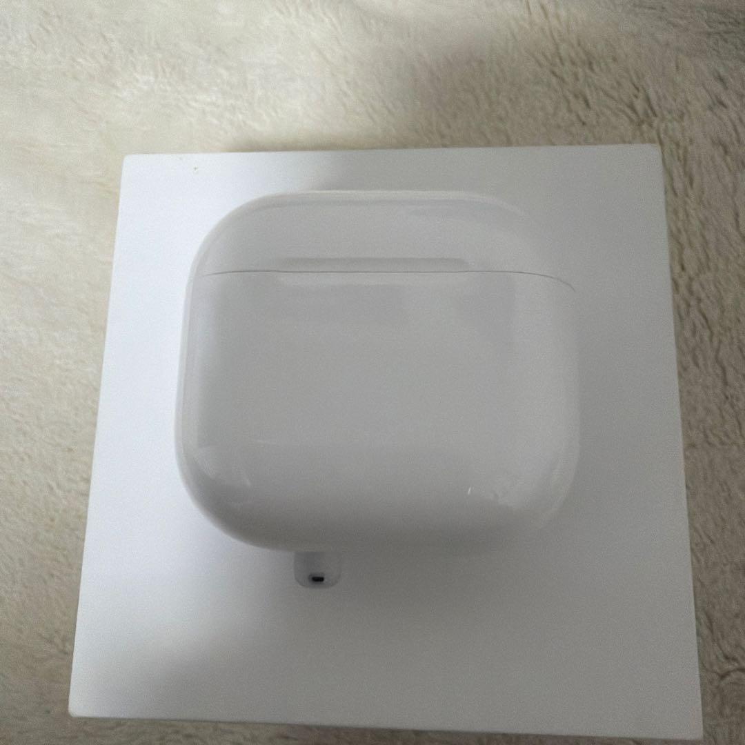 AirPods 4イヤホン