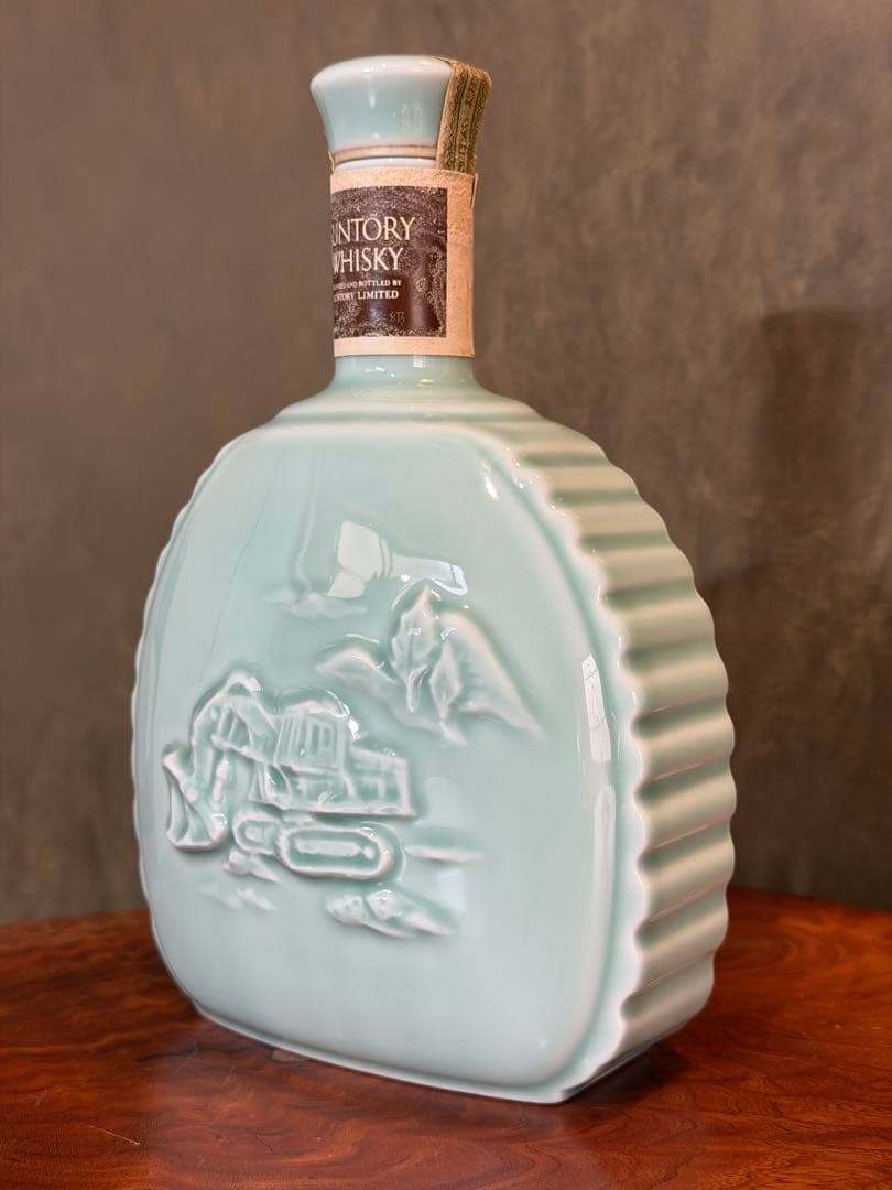 SUNTORY ウイスキー　コマツ特製陶器製ボトル
